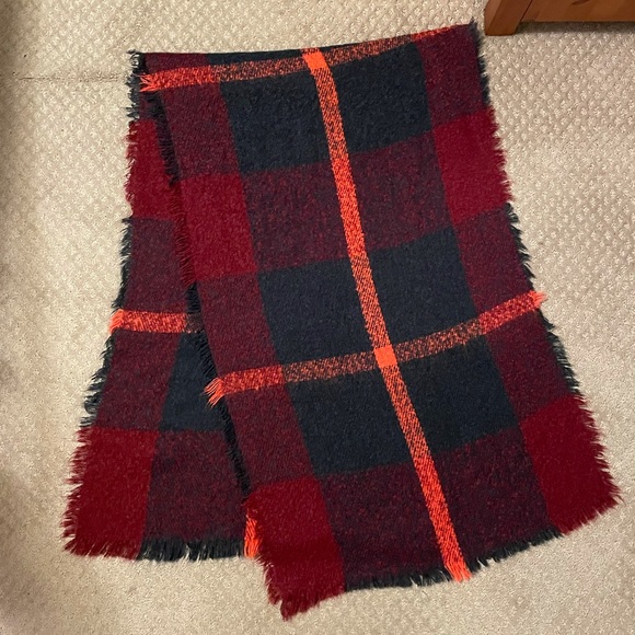 Soft warm large shawl wrap scarf - Picture 2 of 6